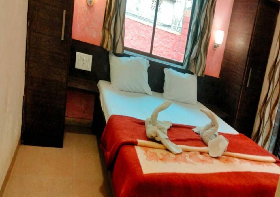 Maple Villa ماهاباليشوار المظهر الخارجي الصورة